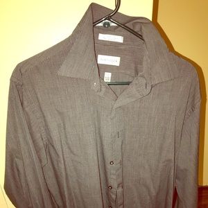 Van Huesen Men’s Button Up Shirt